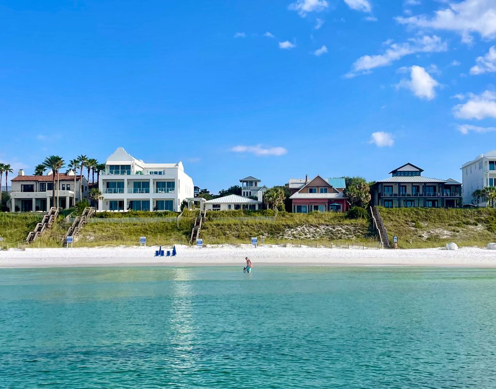 large-gulf-front-homes-1024x803-1 Large waterfront homes on the gulf of mexico