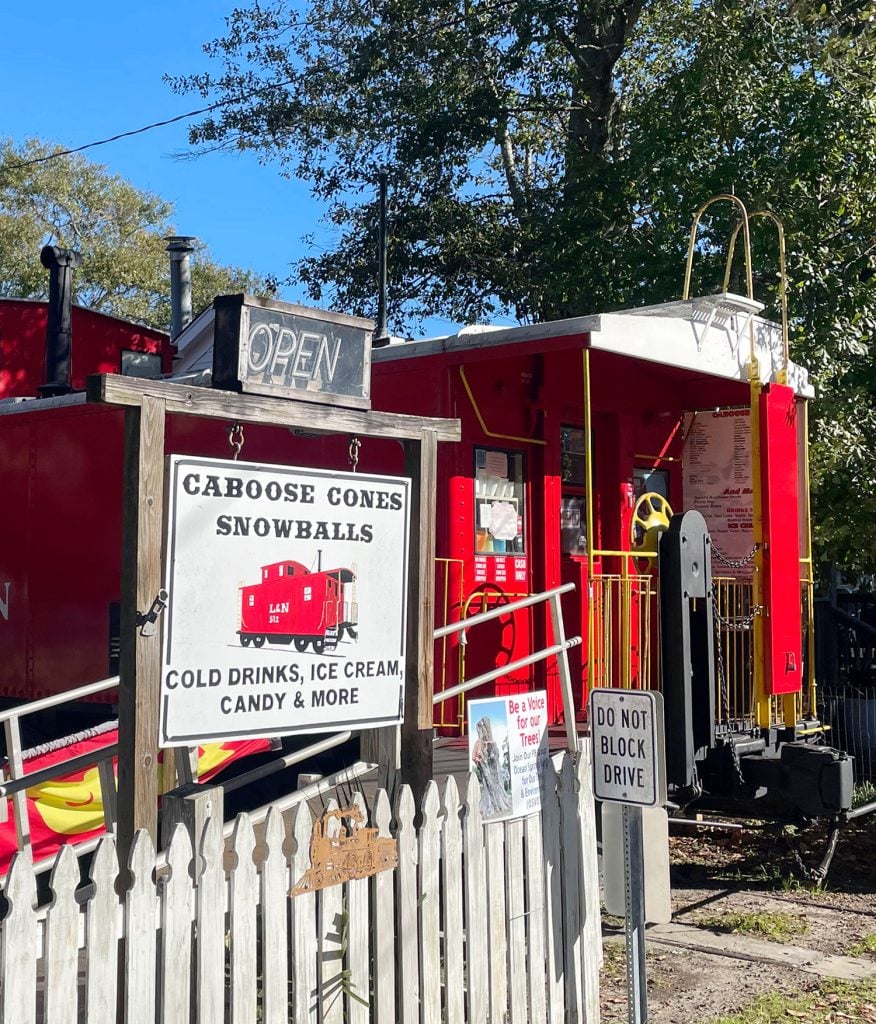 ocean-springs-caboose-cones-876x1024-1 Exterior of Caboose Cones Snowballs In Ocean Springs Mississippi