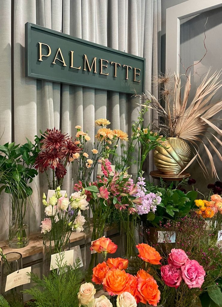 ocean-springs-palmette-741x1024-1 Display of Flowers at Palmette In Ocean Springs Mississippi