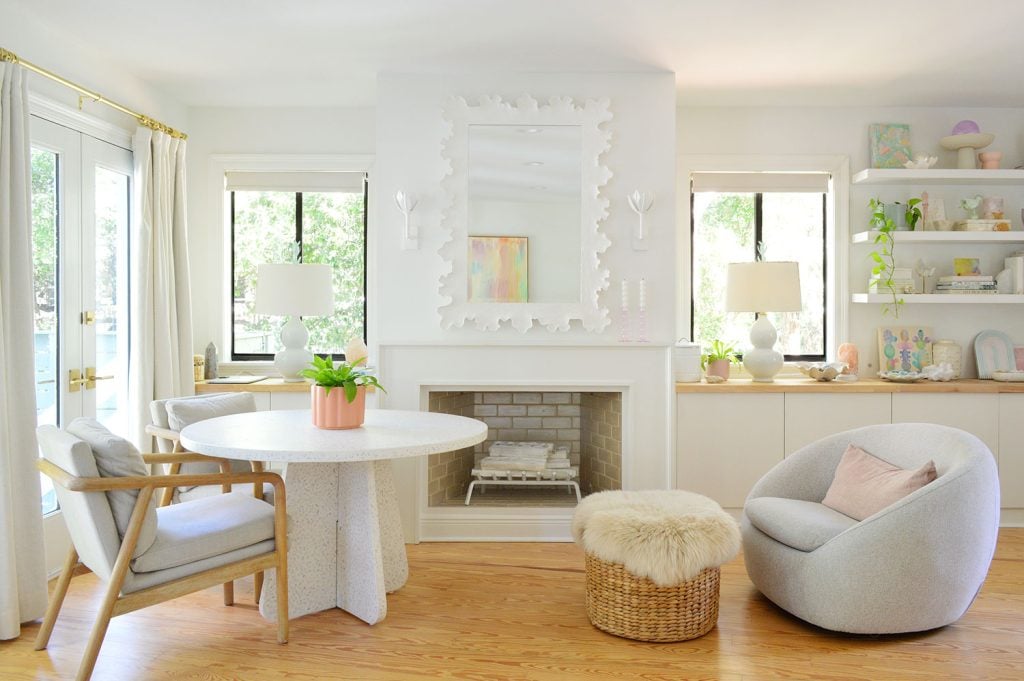 beachy-bedroom-straight-fireplace-1024x681-1 Beachy Bedroom Side With Fireplace And Terrazzo Table