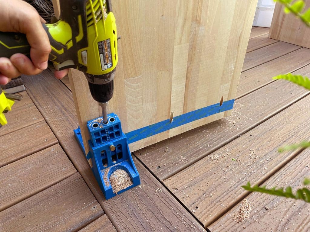 butcher-block-nighstands-kreg-jig-leg-1024x768-1 Drilling Pocket Hole Into Butcher Block Using Kreg Jig