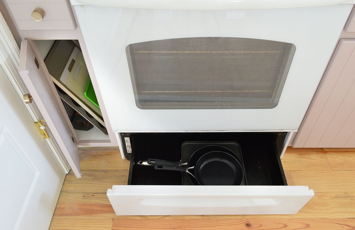 florida-kitchen-organization-stove-skinny-cabinet Before Photo Of Narrow Drawer With Stove Warming Drawer Storage