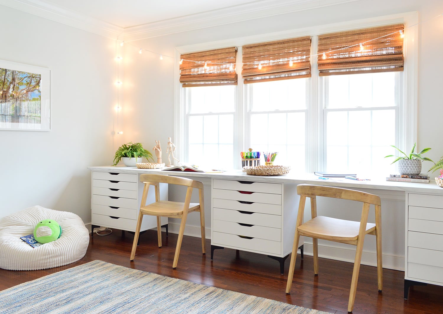 kids-art-room-full-desk-long Kids Art Homework Room With Long Desk In Front of Window