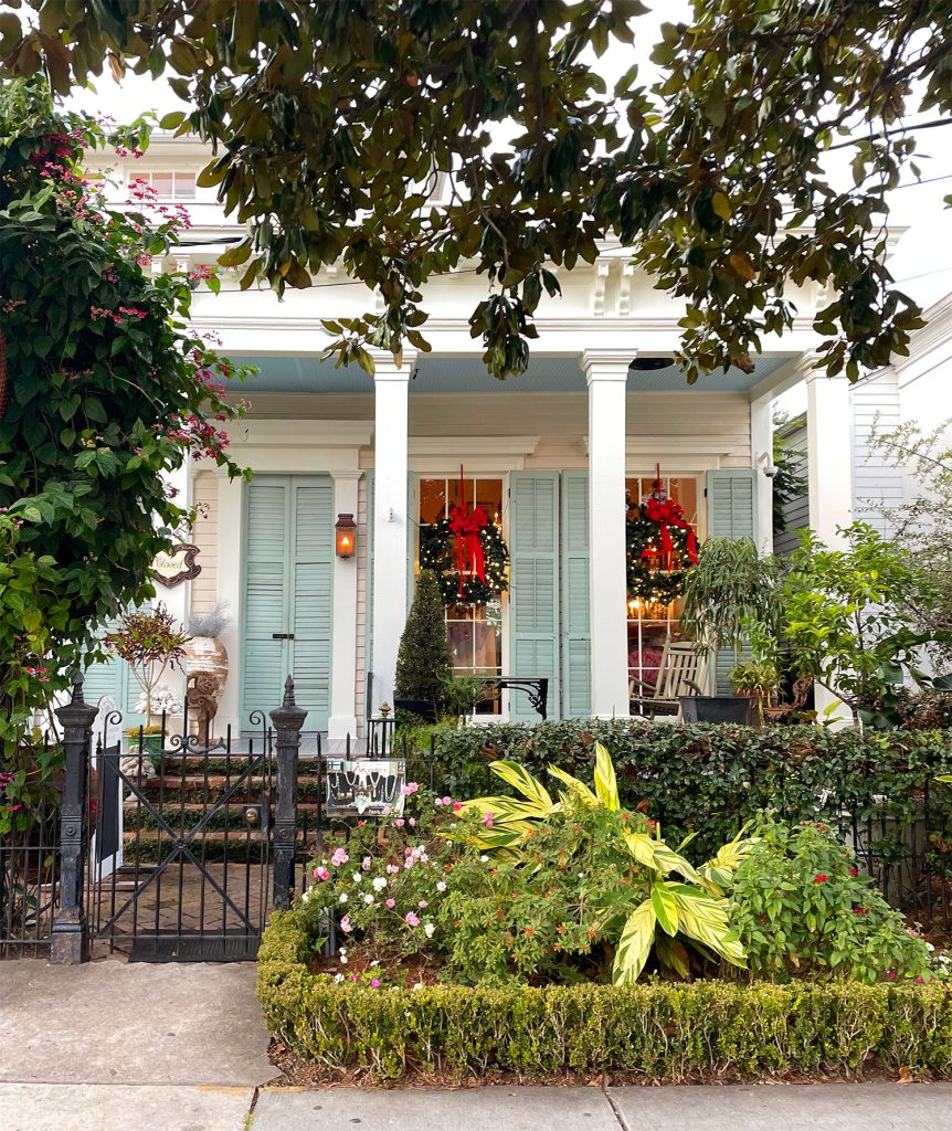 new-orleans-home-holiday-decorations-862x1024-1 New Orleans Garden District Home Decorated For Christmas Holiday