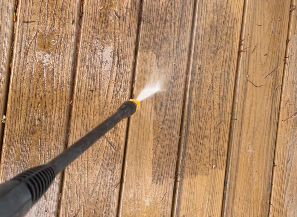 pressure-washing-101-spraying-trex-decking-1024x750-1 Spraying Trex Deck With Ryobi Electric Pressure Washer