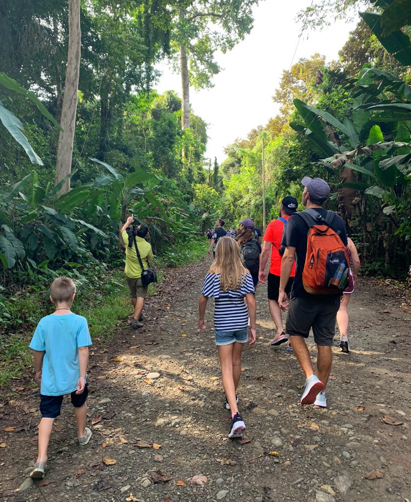 costa-rica-vacation-manuel-antonio-guide-walking-839x1024-1 Family With Kids On Tour Of Manuel Antonio National Park In Costa Rica