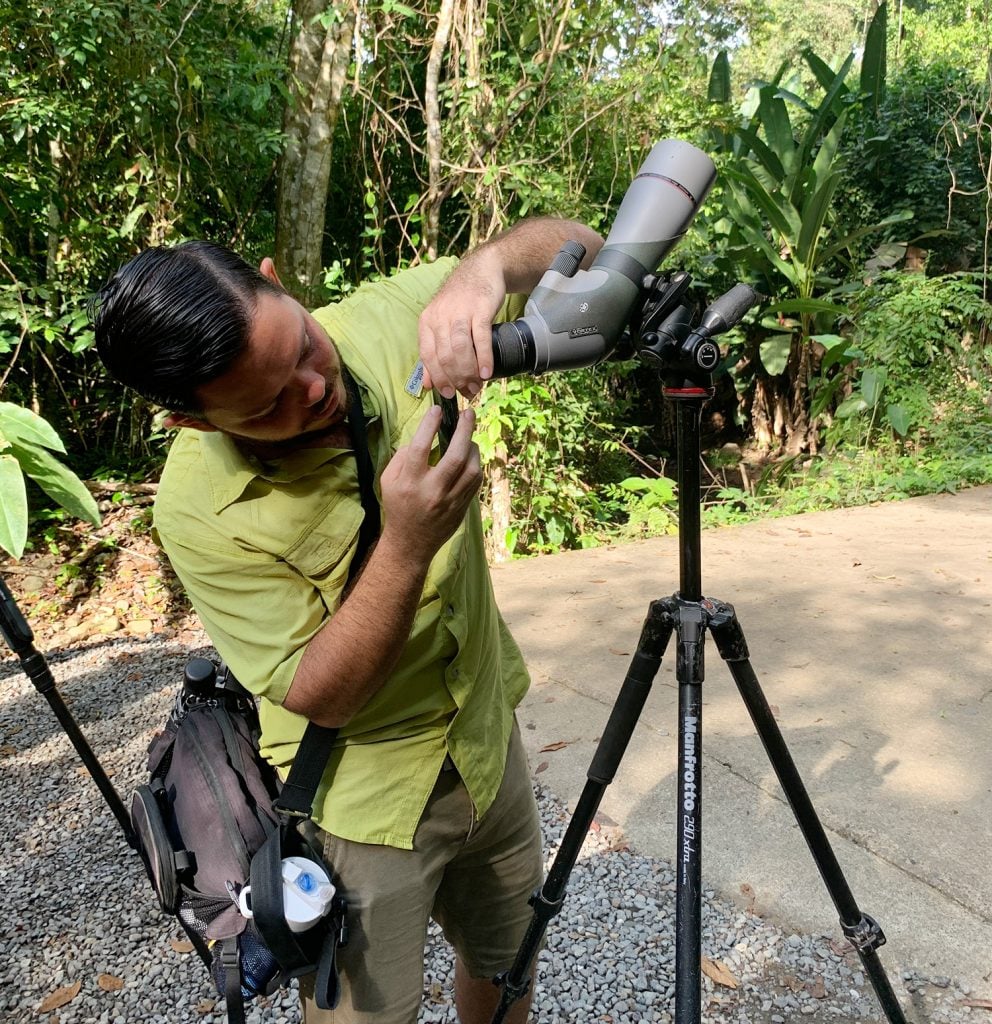 costa-rica-vacation-manuel-antonio-guide-with-scope-992x1024-1 Guide Taking Photo Through Telephoto Lens In Manuel Antonio National Park Costa Rica