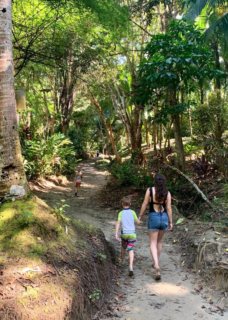 costa-rica-vacation-play-biesanz-hike-729x1024-1 Mom Walking With Young Kids To Secret Playa Biesanz Beach In Costa Rica