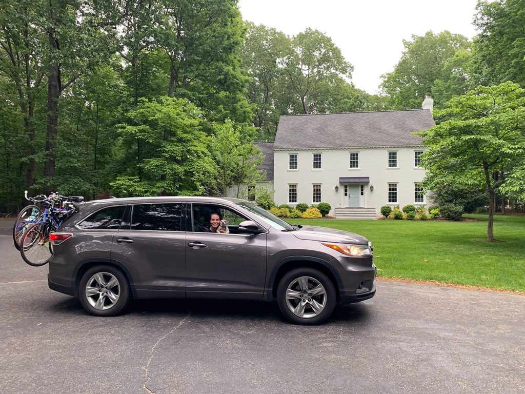 ep176-leaving-richmond-house-sherry-in-car-1024x768-1 Toyota Highlander car parked in front of white brick house