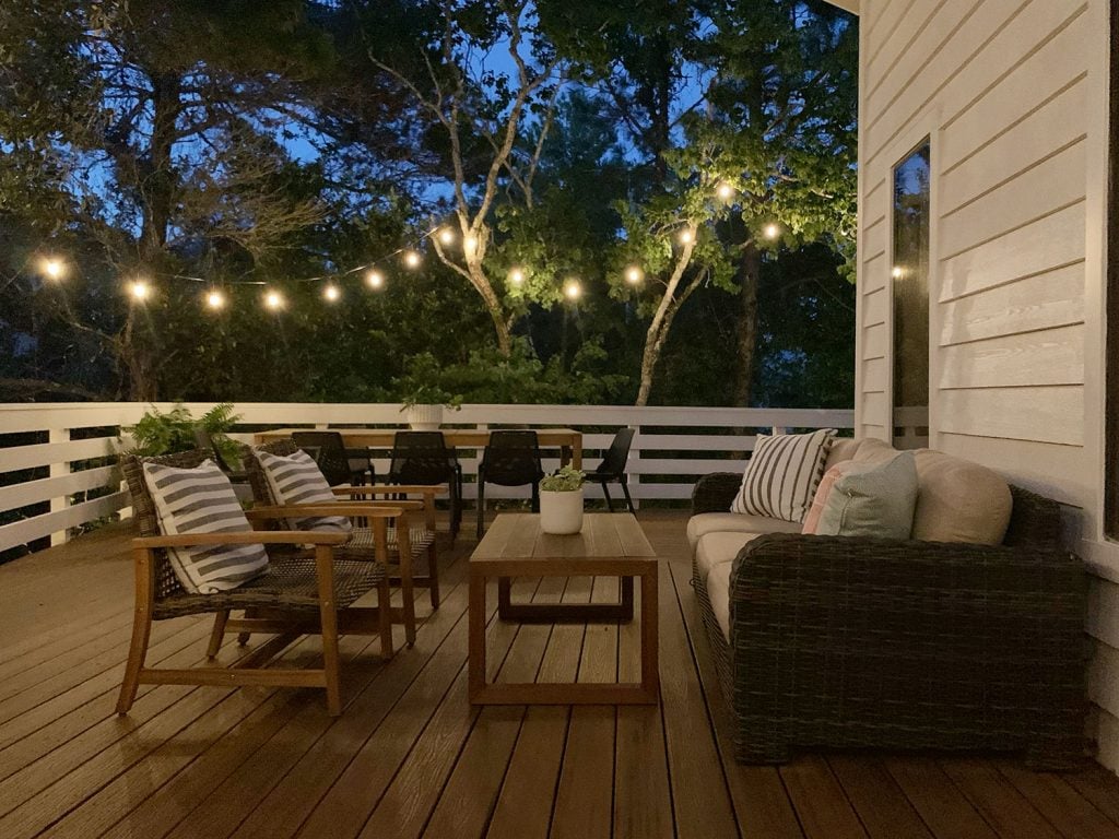 florida-deck-seating-area-night-1024x768-1 Nighttime View Of Outdoor Deck Seating Area With String Lights