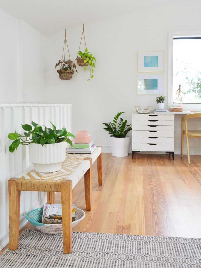 florida-living-room-bench-with-plants-771x1024-1 Several Plants On Surfaces In Living Room Including Hanging
