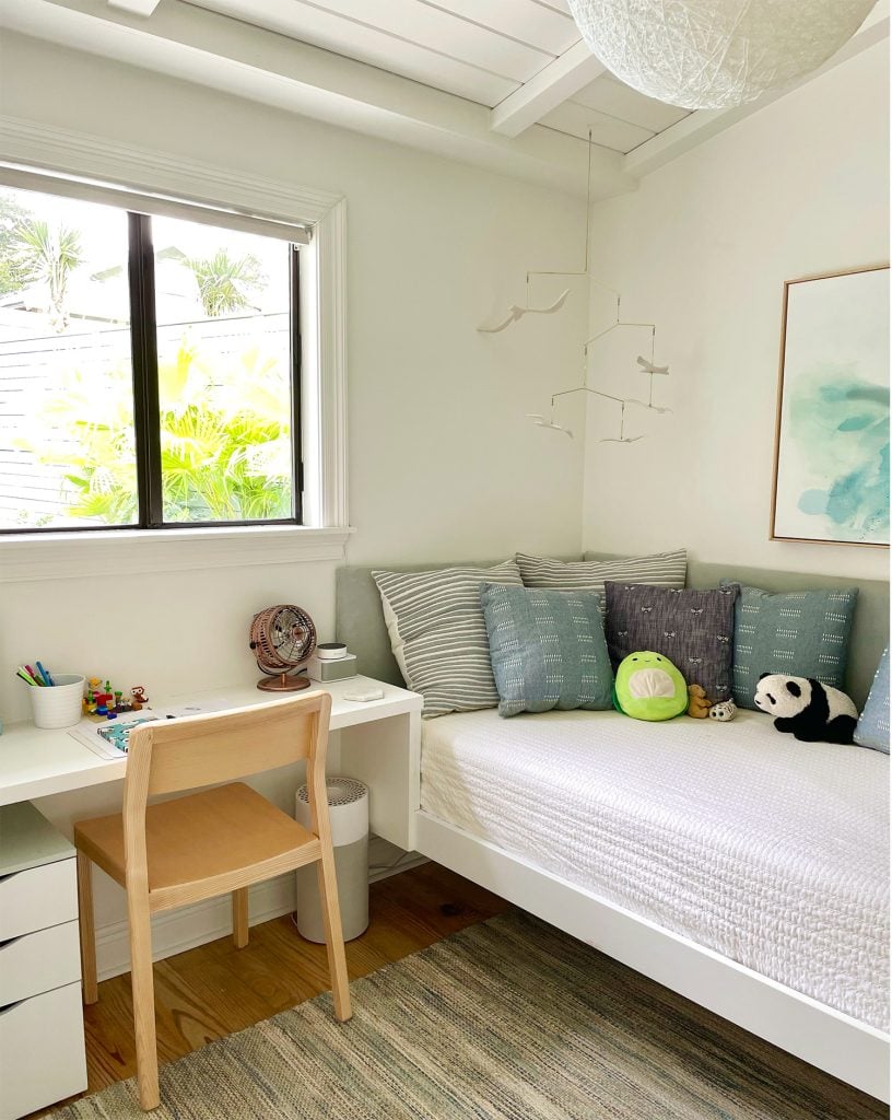 small-colorful-bedroom-built-in-desk-attached-to-bed-816x1024-1 Kids Bedroom With Desk And Daybed With Upholstered Headboard
