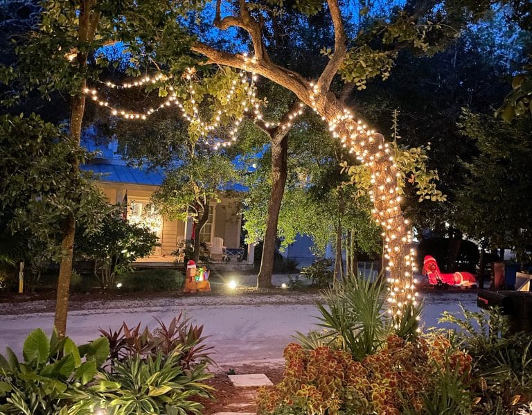 Our Minimized Holiday Decor